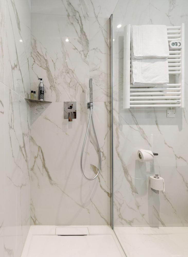 Saint Georges Hotel 4*